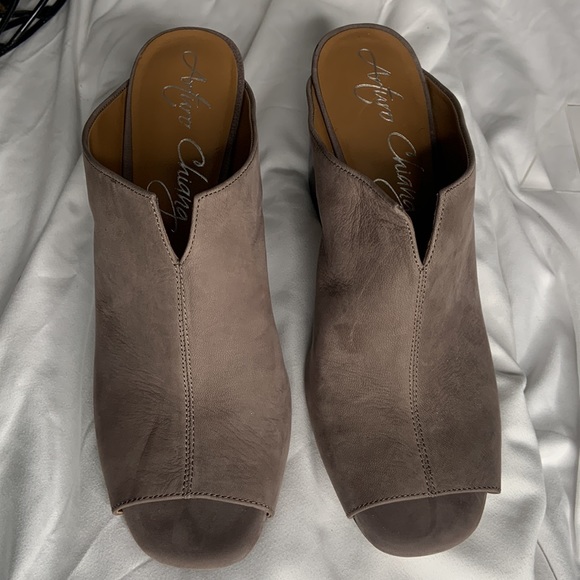 Arturo Chiang At-Jerri Women Suede Taupe Open Toe Slide Mule size 10. EU 40 - Picture 3 of 6